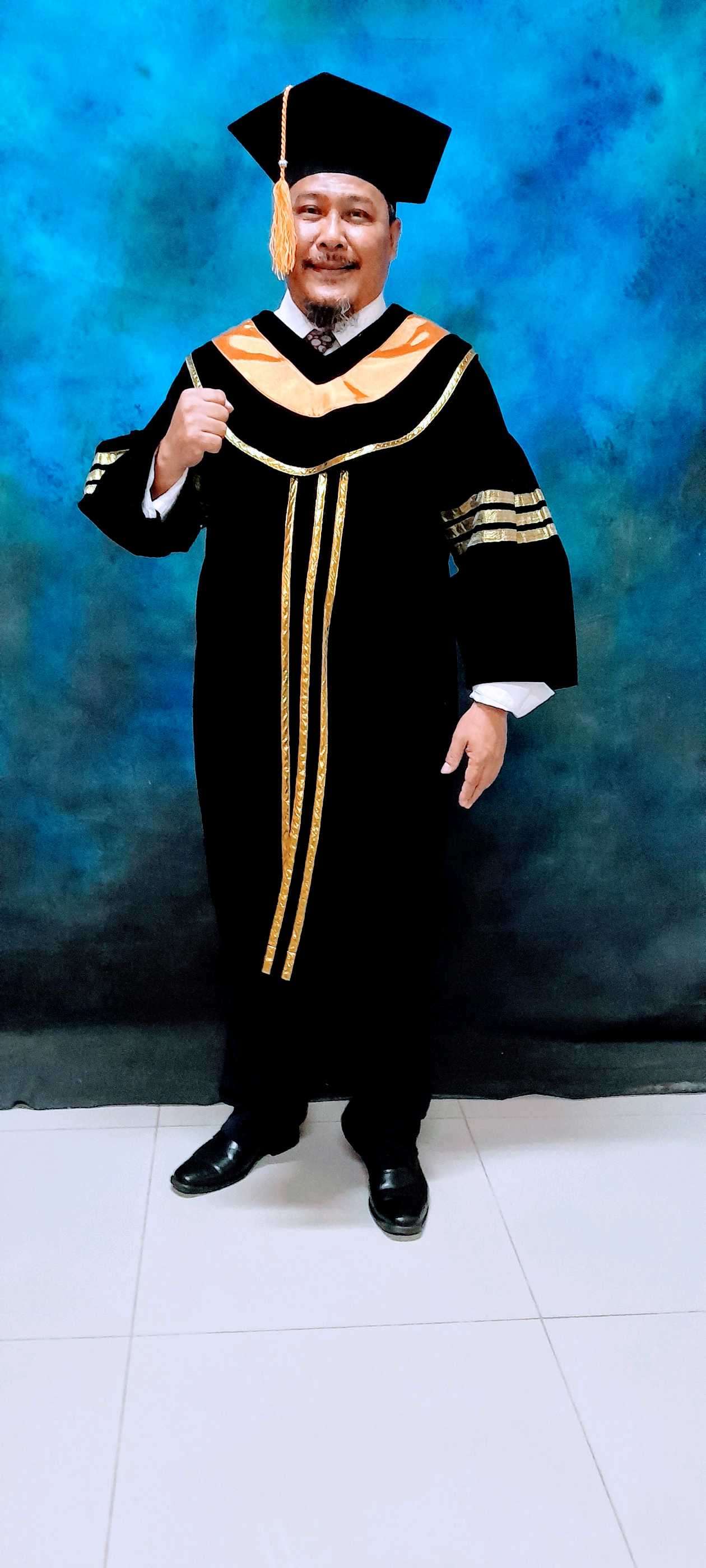 Dr Ma'zumi, S.Ag., M.Ag.