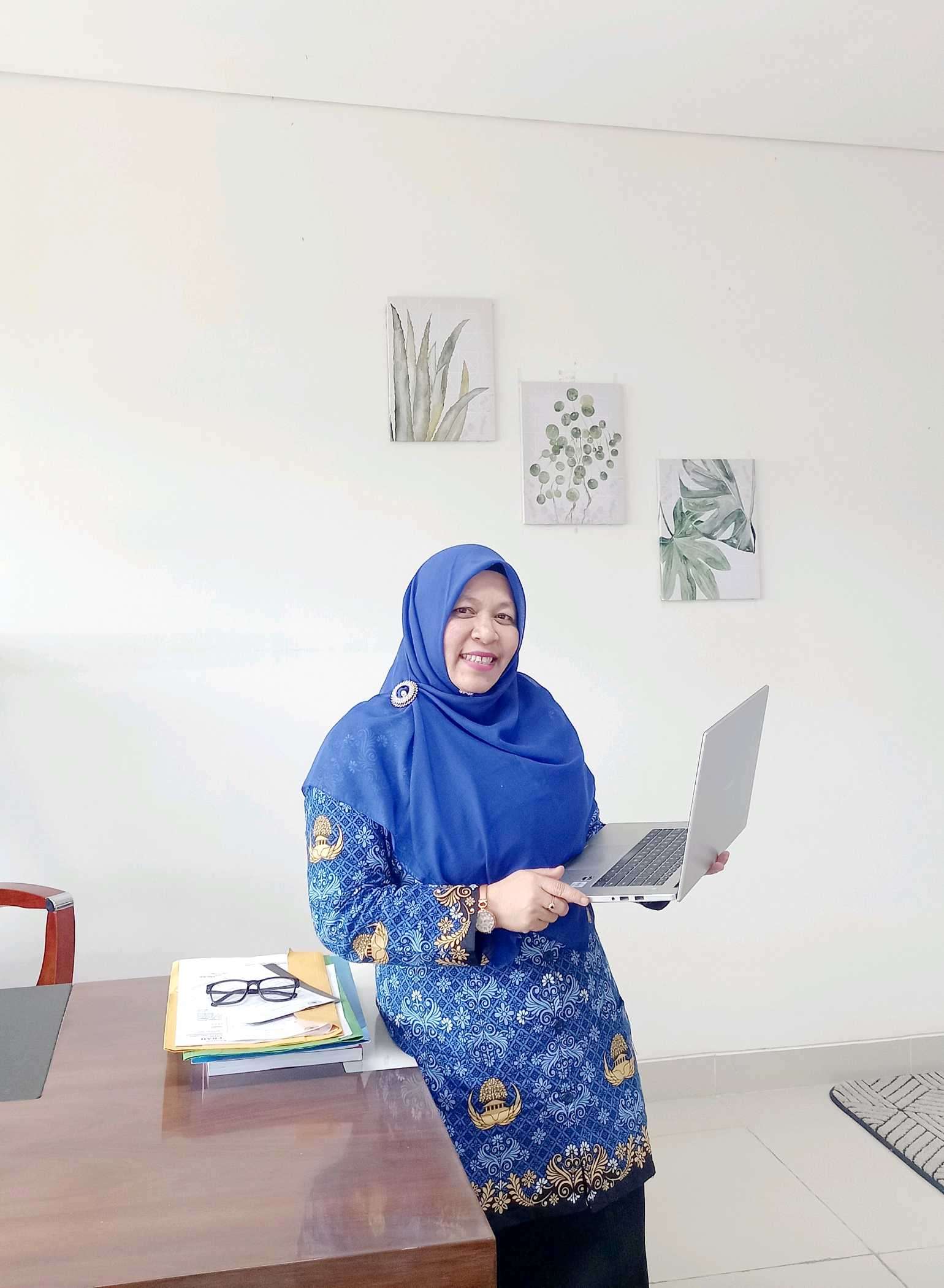 Prof. Dr Meutia, S.E., M.P.